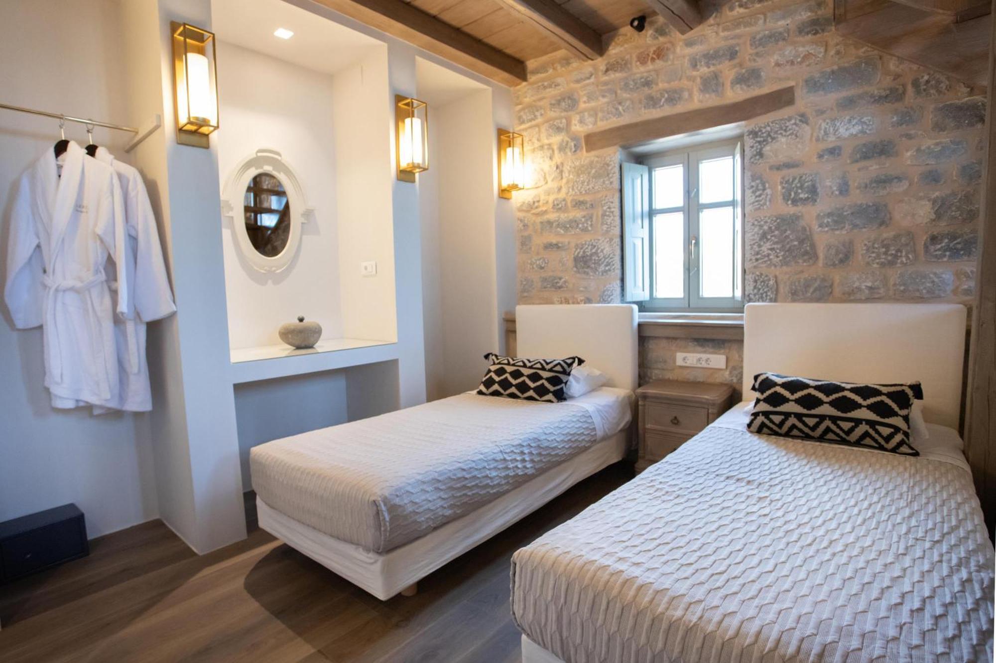 Akrolithi Guesthouse Karavostasi  Ngoại thất bức ảnh