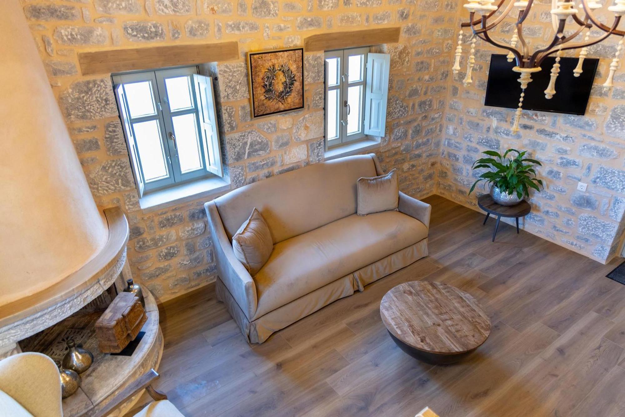 Akrolithi Guesthouse Karavostasi  Ngoại thất bức ảnh